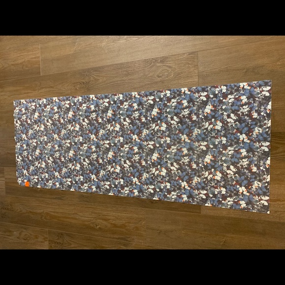 Lululemon yoga towel